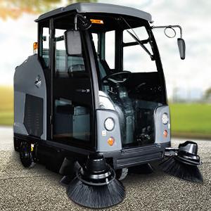 皇冠365官方appS1900电动驾驶式扫地车